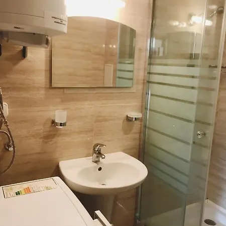 First Line Argo - Studio King Bed Apartment Lozenets