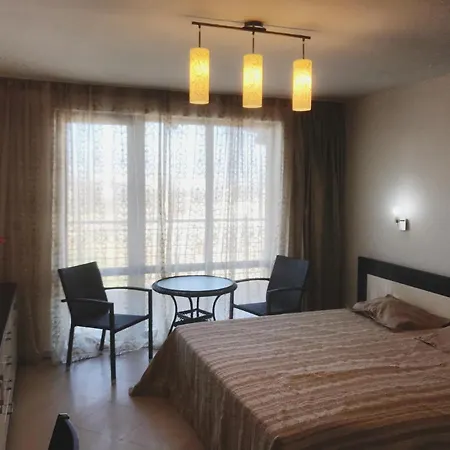 First Line Argo - Studio King Bed Apartment *
